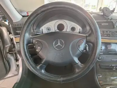 Mercedes-Benz E 220 2003 - 5500 EUR, 500000 km - AUTO.MOTO.pt - 500000km - foto 28 de 37