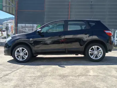 Nissan Qashqai 2010 - 10500 EUR, 185635 km - foto 5 de 8