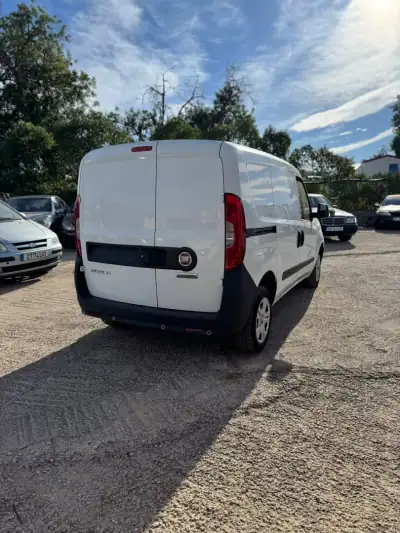 Fiat DOBLO CARGO 1.3 MULTIJET EASY 2019 - 11900 EUR, 131980 km - AUTO.MOTO.pt - 131980km - foto 4 de 7
