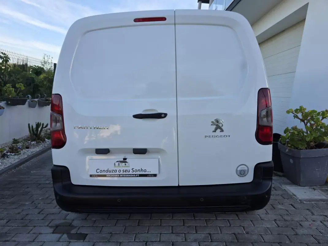 Peugeot Partner 2019 - 14900 EUR, 73560 km - AUTO.MOTO.pt - 73560km - foto 19 de 52