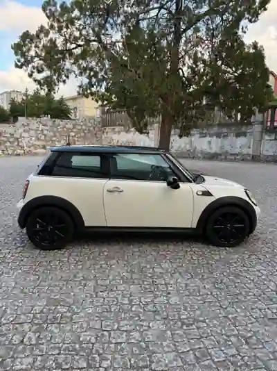 MINI Cooper 2008 - 5990 EUR, 235000 km - AUTO.MOTO.pt - 235000km - foto 4 de 13