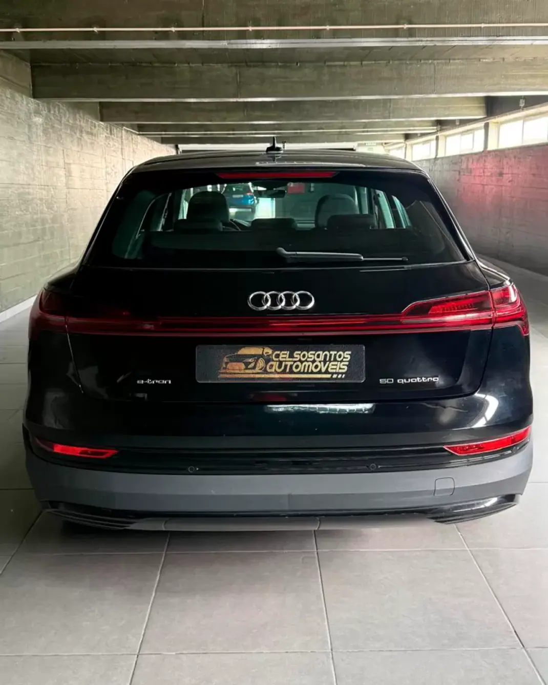Audi e-tron 2020 - 27500 EUR, 90120 km - AUTO.MOTO.pt - 90120km - foto 6 de 17