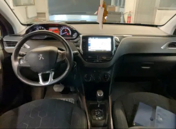Peugeot 2008 2016 - 9740 EUR, 147506 km - AUTO.MOTO.pt - 147506km - foto 3 de 9
