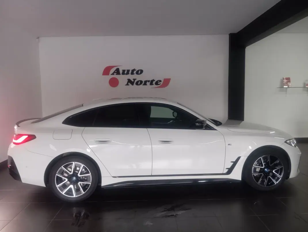 BMW i4 2023 - 39500 EUR, 33000 km - AUTO.MOTO.pt - 33000km - foto 6 de 29