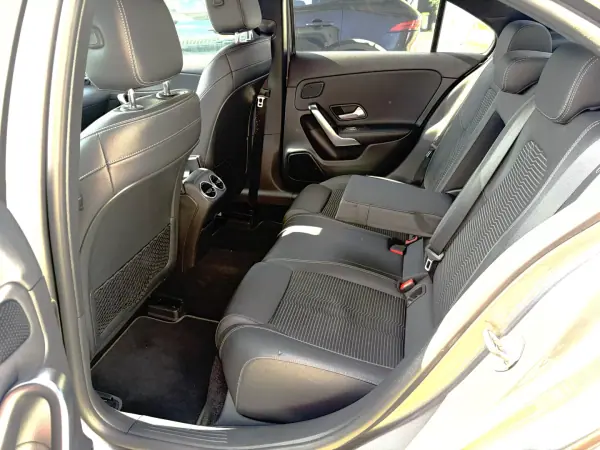 Mercedes-Benz A 200 Limousine 2020 - 22500 EUR, 115694 km - AUTO.MOTO.pt - 115694km - foto 13 de 14