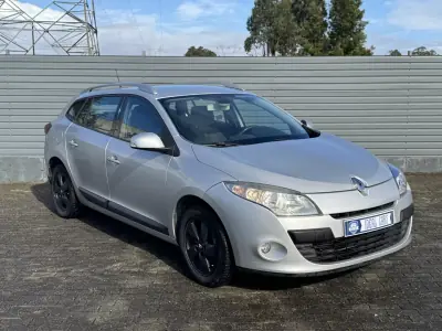 Renault Mégane Break 2011 - 7950 EUR, 226000 km - AUTO.MOTO.pt - 226000km - foto 2 de 6