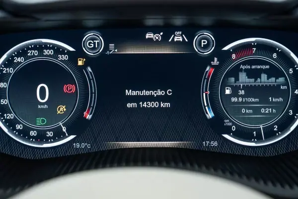 Aston Martin DBX 2020 - 149950 EUR, 55000 km - AUTO.MOTO.pt - 55000km - foto 33 de 53
