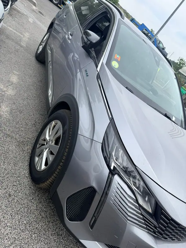 Peugeot 5008 2023 - 19500 EUR, 185000 km - AUTO.MOTO.pt - 185000km - foto 3 de 6