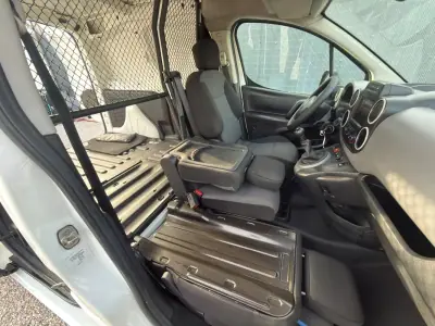 Citroën BERLINGO 1.6hdi 3L AUTOMATICA 2017 - 9950 EUR, 219000 km - AUTO.MOTO.pt - 219000km - foto 17 de 23