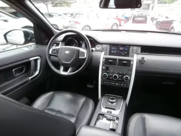 Land Rover Discovery Sport 2017 - 22500 EUR, 165585 km - AUTO.MOTO.pt - 165585km - foto 13 de 37
