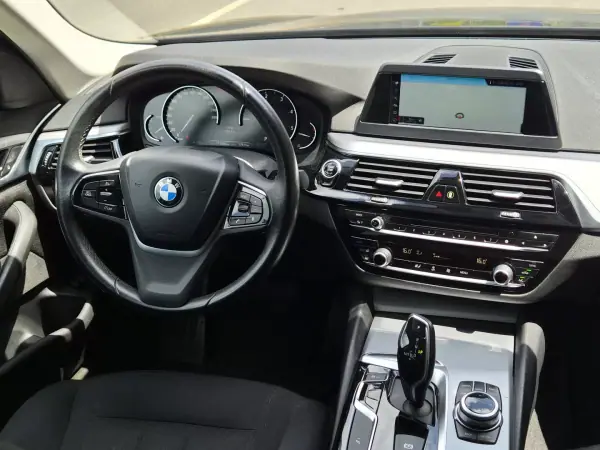 BMW 520 2017 - 19900 EUR, 171000 km - AUTO.MOTO.pt - 171000km - foto 8 de 19