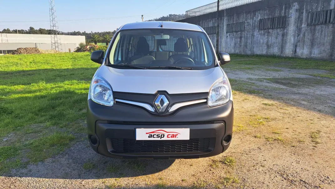 Renault 2019 - 19900 EUR, 100835 km - AUTO.MOTO.pt - 100835km - foto 4 de 28