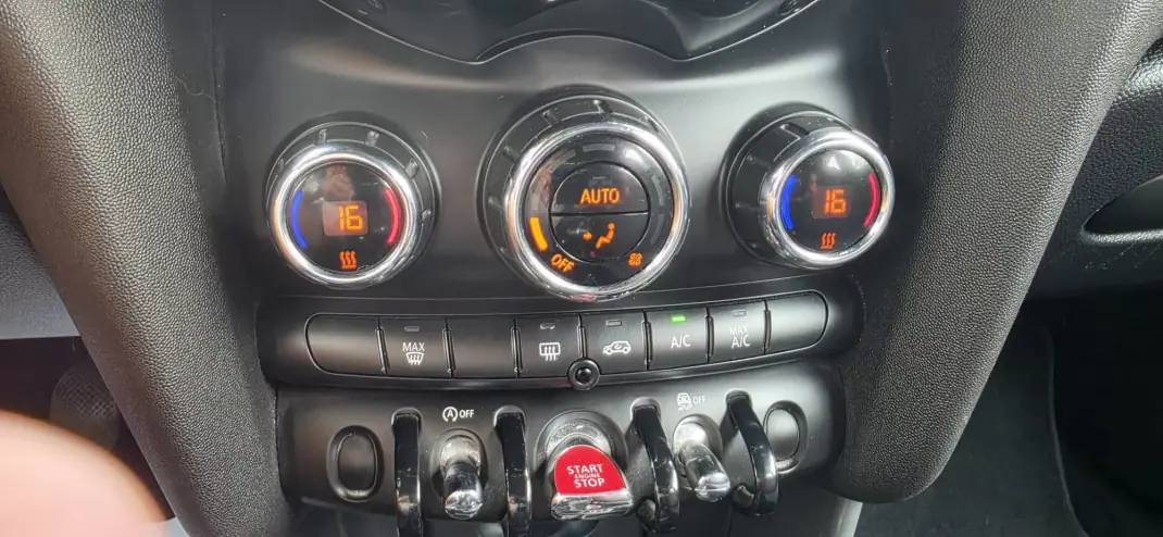 MINI 5 Portas 2018 - 13995 EUR, 77700 km - 77700km - foto 13 de 17