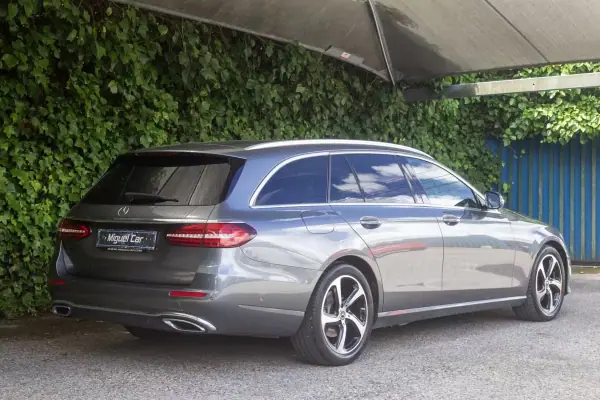 Mercedes-Benz E 220 2020 - 33500 EUR, 104000 km - AUTO.MOTO.pt - 104000km - foto 8 de 19