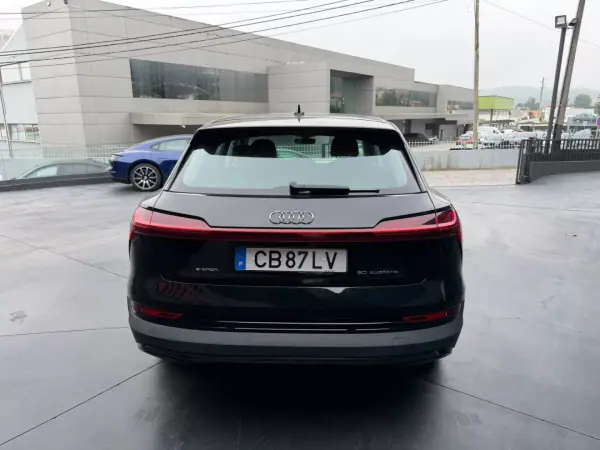 Audi e-tron 2020 - 30500 EUR, 90120 km - AUTO.MOTO.pt - 90120km - foto 5 de 15