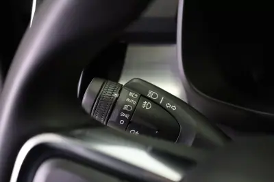 Volvo XC 40 2022 - 28990 EUR, 98750 km - AUTO.MOTO.pt - 98750km - foto 49 de 51