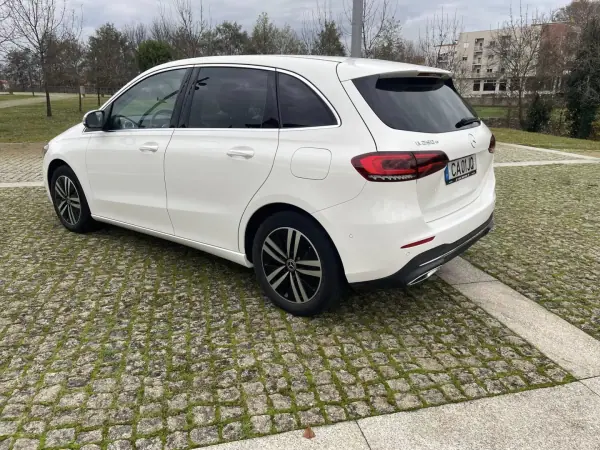 Mercedes-Benz B 250 2022 - 29500 EUR, 116000 km - AUTO.MOTO.pt - 116000km - foto 4 de 13