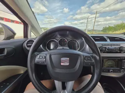 SEAT Leon 2012 - 9750 EUR, 166000 km - AUTO.MOTO.pt - 166000km - foto 4 de 15