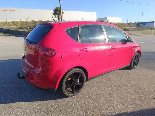 SEAT Altea 2004 - 6000 EUR, 330000 km - AUTO.MOTO.pt - 330000km - foto 7 de 17