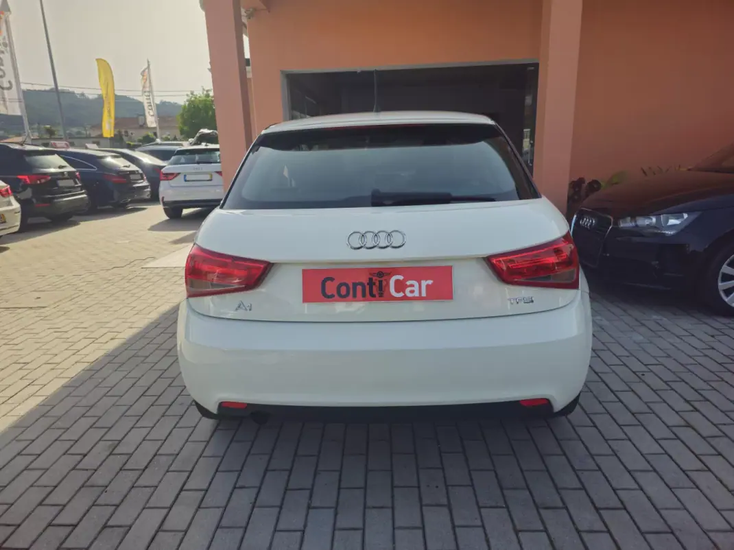 Audi A1 2011 - 8750 EUR, 170600 km - AUTO.MOTO.pt - 170600km - foto 5 de 11
