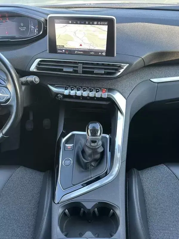 Peugeot 5008 2018 - 14900 EUR, 220000 km - AUTO.MOTO.pt - 220000km - foto 55 de 60