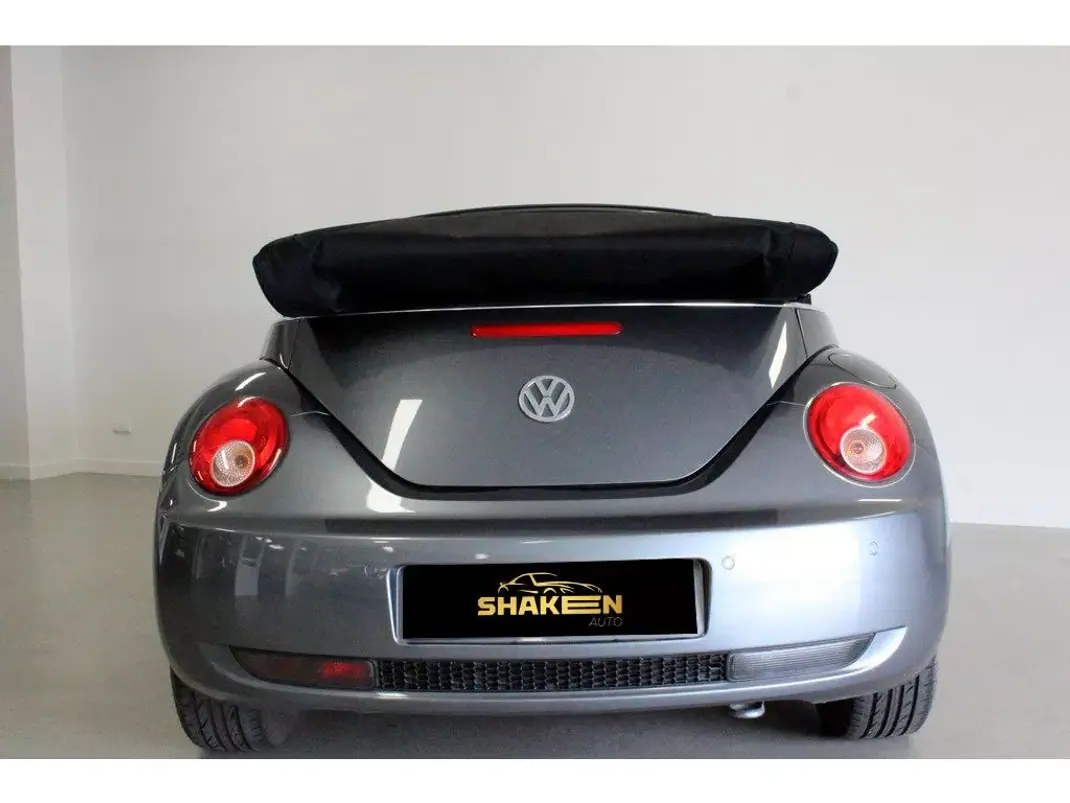 Volkswagen New Beetle Cabriolet 2007 - 7990 EUR, 161340 km - AUTO.MOTO.pt - 161340km - foto 4 de 19