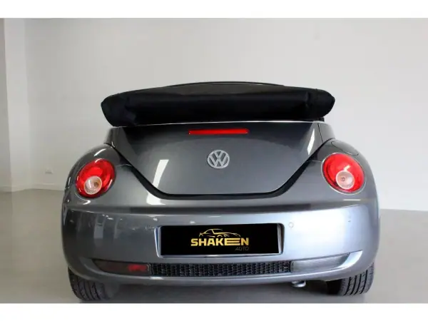Volkswagen New Beetle Cabriolet 2007 - 7990 EUR, 161340 km - AUTO.MOTO.pt - 161340km - foto 4 de 19