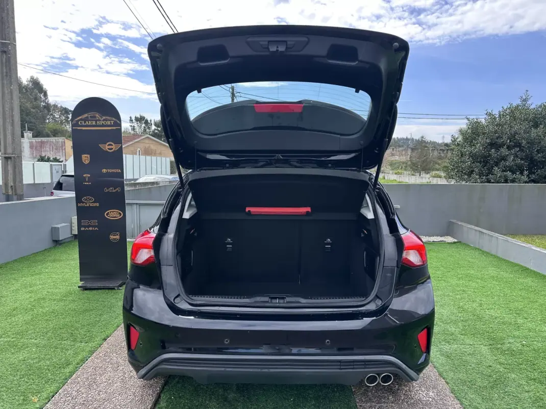 Ford Focus 2018 - 10900 EUR, 100000 km - AUTO.MOTO.pt - 100000km - foto 14 de 56