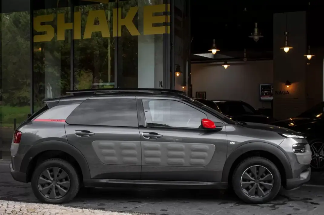 Citroën C4 Cactus 2016 - 10550 EUR, 98640 km - AUTO.MOTO.pt - 98640km - foto 5 de 42