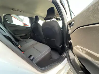Renault Clio 2023 - 13950 EUR, 70480 km - AUTO.MOTO.pt - 70480km - foto 18 de 19