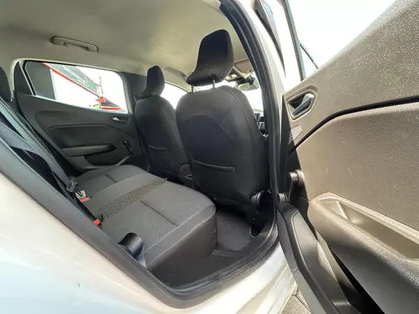 Renault Clio 2023 - 13950 EUR, 70480 km - AUTO.MOTO.pt - 70480km - foto 18 de 19