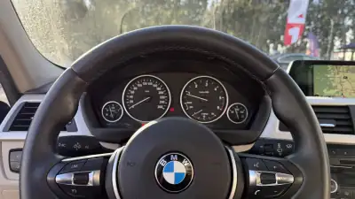 BMW 320 2015 - 20500 EUR, 215000 km - AUTO.MOTO.pt - 215000km - foto 7 de 8