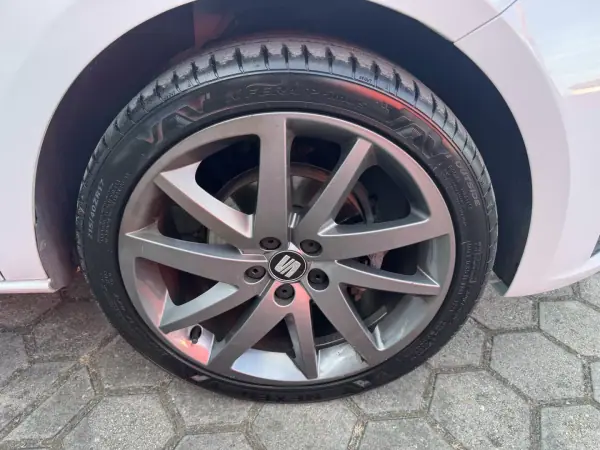 SEAT Ibiza 2014 - 11500 EUR, 93000 km - AUTO.MOTO.pt - 93000km - foto 41 de 41