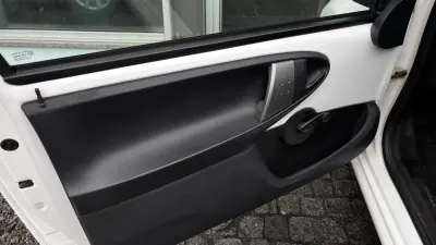 Citroën C1 2014 - 5750 EUR, 102021 km - AUTO.MOTO.pt - 102021km - foto 11 de 14