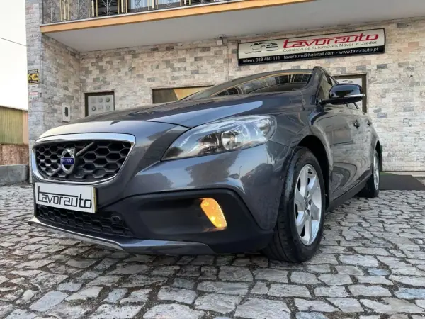Volvo V40 Cross Country 2013 - 13500 EUR, 164000 km - AUTO.MOTO.pt - 164000km - foto 20 de 38