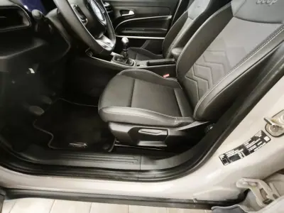 Jeep Avenger 2024 - 21900 EUR, 55789 km - AUTO.MOTO.pt - 55789km - foto 8 de 15