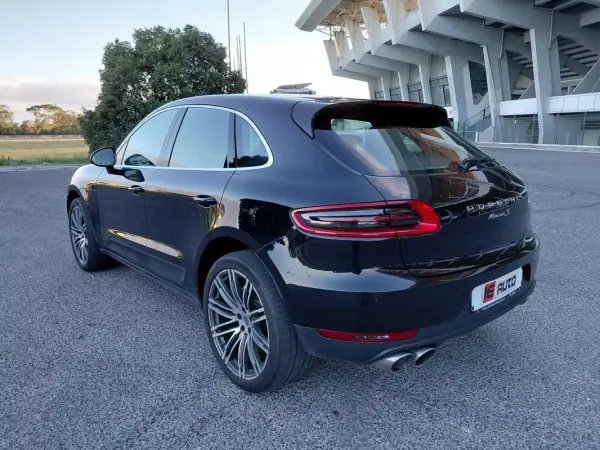 Porsche Macan 2014 - 38490 EUR, 168209 km - AUTO.MOTO.pt - 168209km - foto 6 de 37