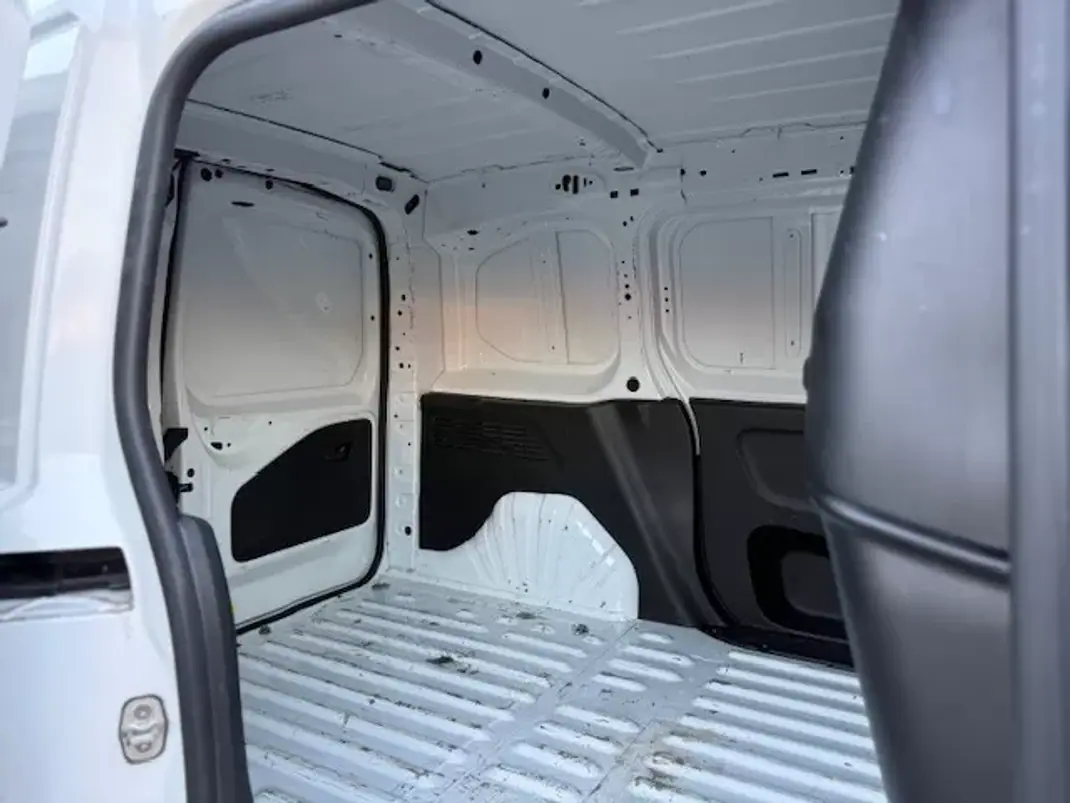 Peugeot PARTNER 1.5 HDI PRO LONGA L2H1 2020 - 11900 EUR, 177000 km - AUTO.MOTO.pt - 177000km - foto 9 de 14