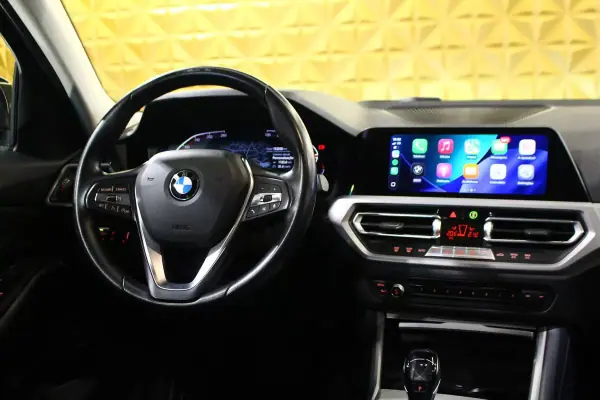BMW 318 2021 - 22800 EUR, 153258 km - AUTO.MOTO.pt - 153258km - foto 5 de 32