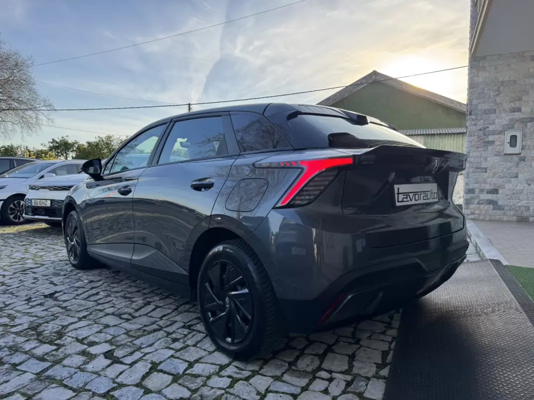 MG MG4 2022 - 18990 EUR, 77000 km - AUTO.MOTO.pt - 77000km - foto 6 de 36