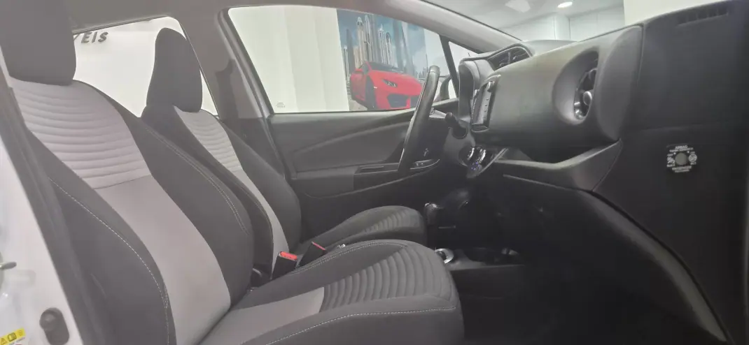 Toyota Yaris 2018 - 15990 EUR, 86572 km - AUTO.MOTO.pt - 86572km - foto 35 de 41