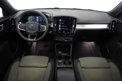 Volvo XC 40 2022 - 28990 EUR, 98750 km - AUTO.MOTO.pt - 98750km - foto 26 de 51