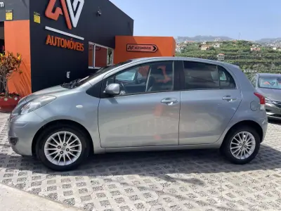 Toyota Yaris 2009 - 9950 EUR, 160224 km - 160224km - foto 4 de 12