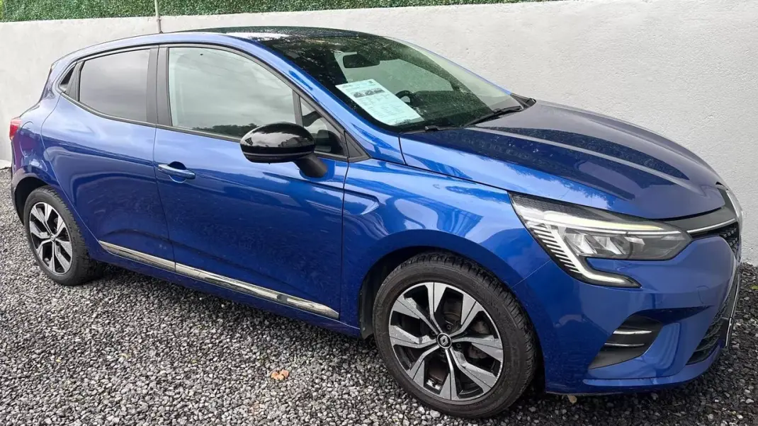 Renault Clio 2023 - 13400 EUR, 79000 km - AUTO.MOTO.pt - 79000km - foto 8 de 12