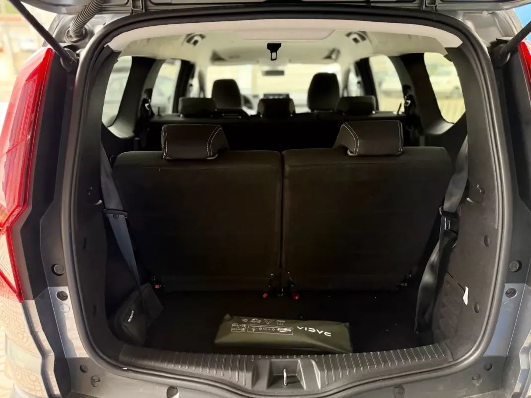 Dacia Jogger 2023 - 15950 EUR, 50000 km - AUTO.MOTO.pt - 50000km - foto 25 de 25