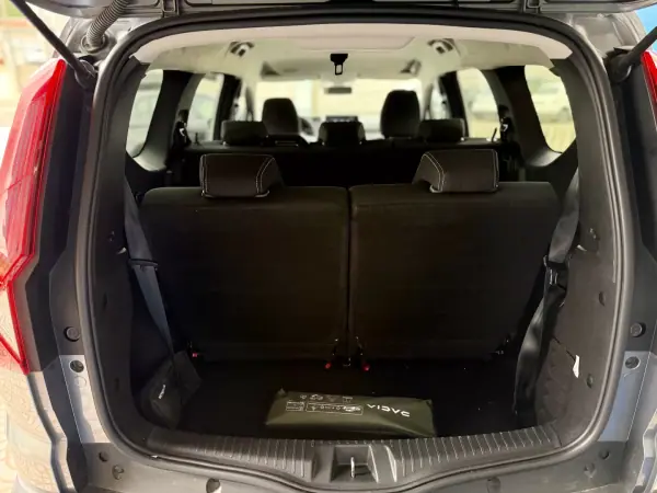 Dacia Jogger 2023 - 15950 EUR, 50000 km - AUTO.MOTO.pt - 50000km - foto 25 de 25