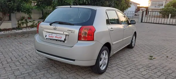 Toyota Corolla 2006 - 9950 EUR, 206000 km - AUTO.MOTO.pt - 206000km - foto 9 de 12