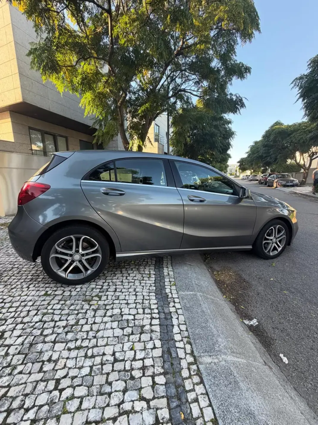 Mercedes-Benz A 180 2015 - 13900 EUR, 210000 km - 210000km - foto 5 de 26