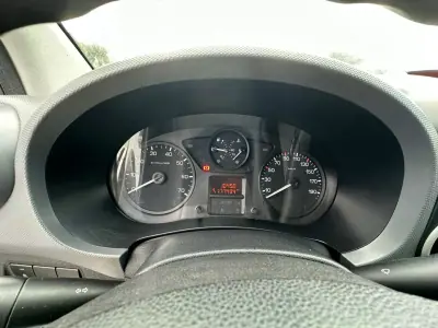 Peugeot Partner 2016 - 10900 EUR, 177432 km - AUTO.MOTO.pt - 177432km - foto 11 de 20