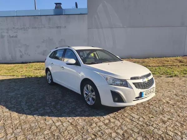 Chevrolet Cruze SW 2013 — photo 3 of 11